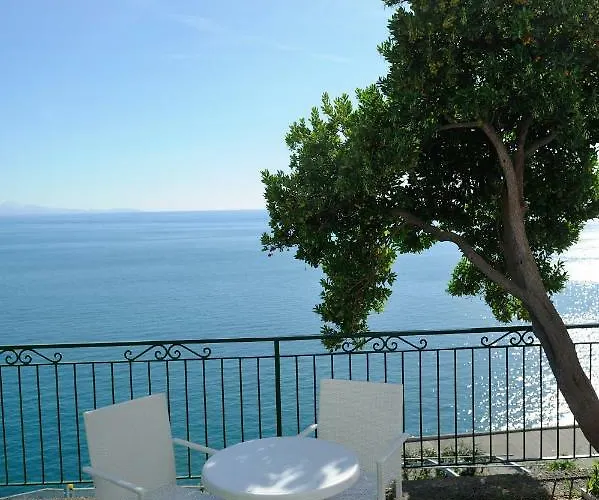 Apartment Blue Flowers A Amalfi